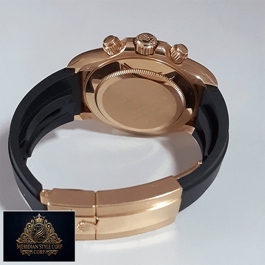 Rolex Daytona Cosmograph 116518LN-0043 Replica Black Rubber Bracelet Replica on the Table