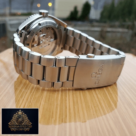 Omega Seamaster Stainless Steel Replica closed clasp