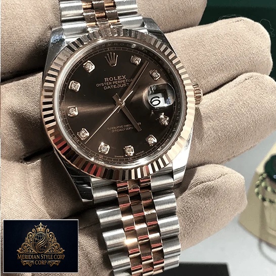 Rolex Datejust 126331 Rose Gold Chocolate Diamond Dİal Replica on the hand
