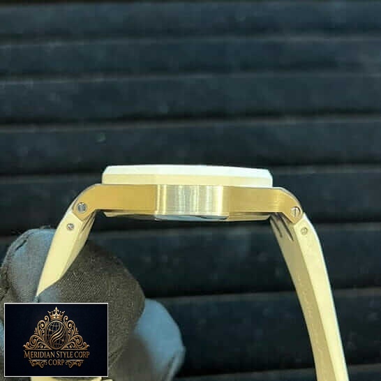 AP Royal Oak Silver Ladies Replica side view on the hand