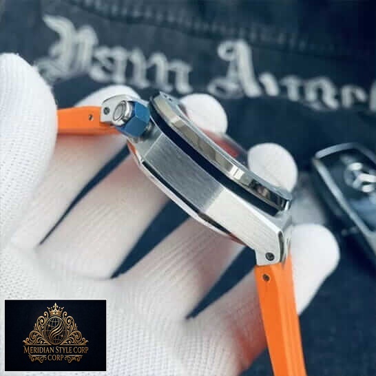 Audemars Royal Oak 15710ST Orange Rubber Bracelet Replica on the hand
