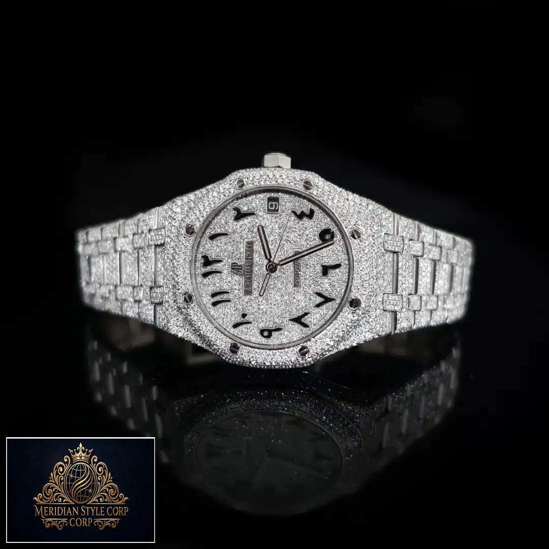 AP Royal Oak 15500ST.OO.1220ST.04 Replica dial is gem set and features Arabic numerals