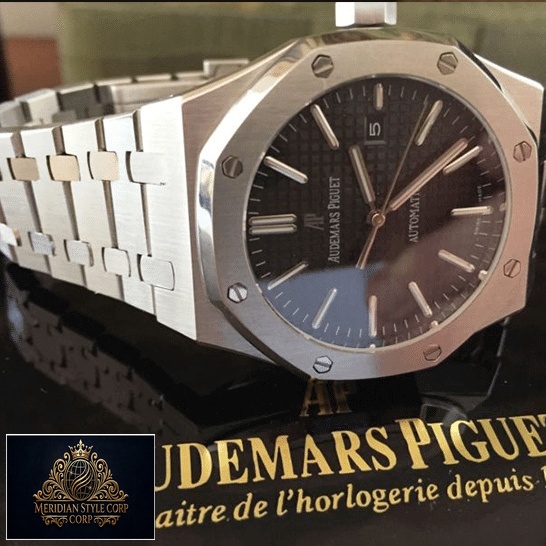 Audemars Piguet Jumboblack Dial Replica on the AP box