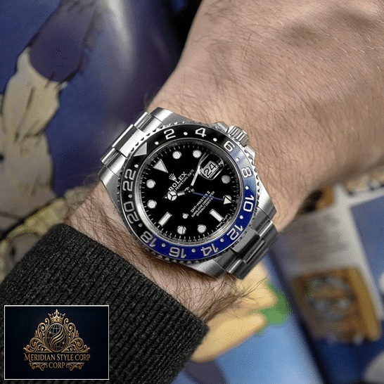 Rolex GMT-Master II Black Dial Batman Bezel 116710BLNR Oyster Replica on his arm