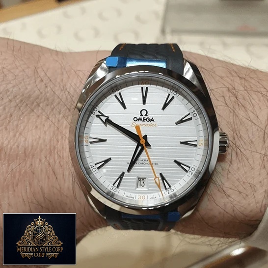Omega Seamaster White Dial Steel Case Replica on the man wrist