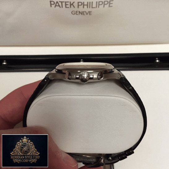 Patek Philippe Nautilus 5711G-001 Replica steel case side view in the box
