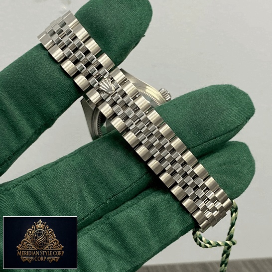 Rolex Datejust 279384RBR Replica Stainless Steel Jubilee Bracelet on the Rolex logo