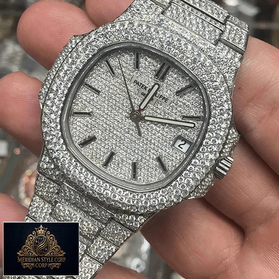 patek_philippe_nautilus_jumbo_white_dial_5719_10G_010_iced_out_replica_hand