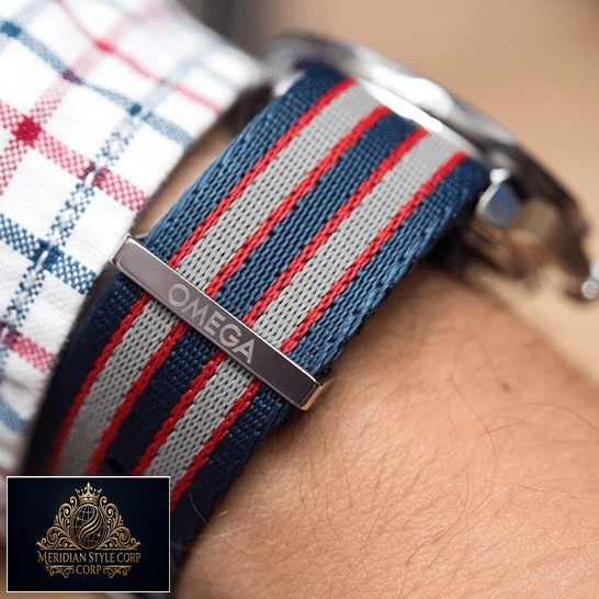 Omega Seamaster Diver 212.32.41.20.04.001 Buckle Red Blue Bracelet Replica on the wrist