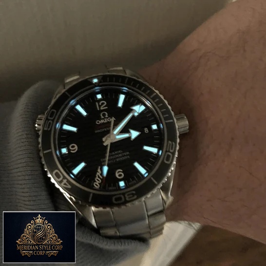 Omega Seamaster Planet Ocean Black Dial Replica phosphor dial on the wrist