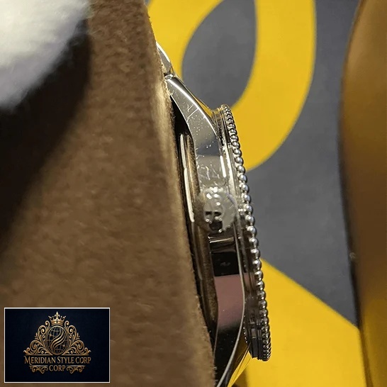 breitling-navitimer-A17326211G1A1-replica-rightside