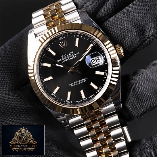 Rolex Datejust 126333 Yellow Gold Steel Black Dial Jubilee Replica on the hand