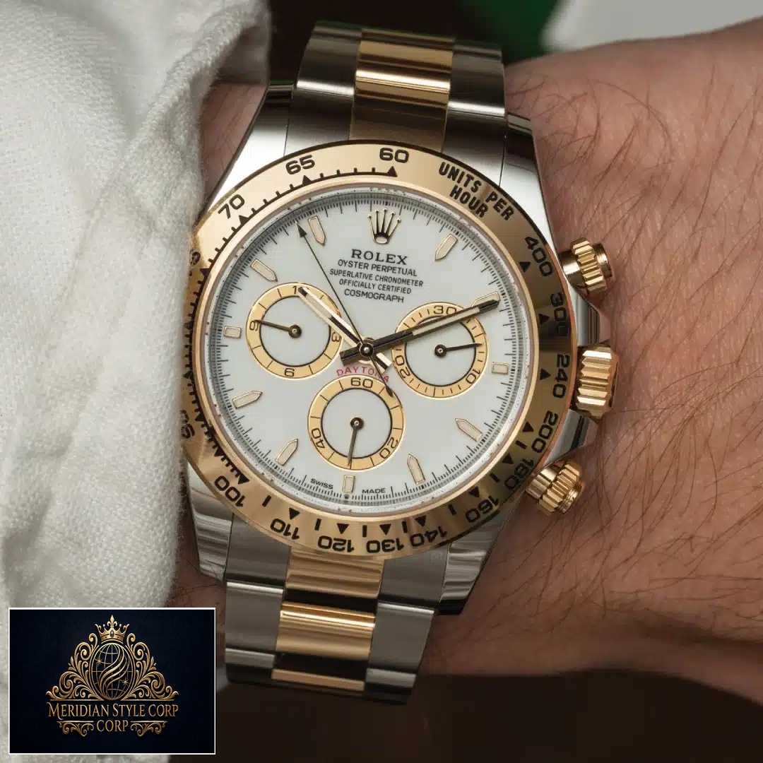 Rolex Daytona Cosmograph White Dial 116503 Replica on his arm