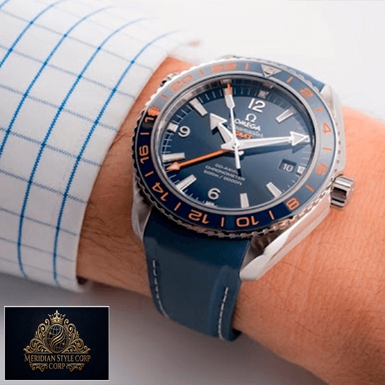 Omega Seamaster Gmt 232_32_44_22_03_001 Blue Bezel Replica on the man wrist