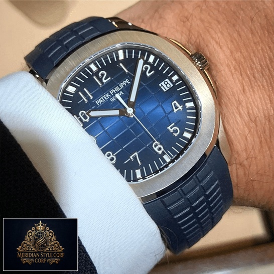 Patek Philippe Aquanaut Blue Dial 5168G-001 Replica on the man wrist