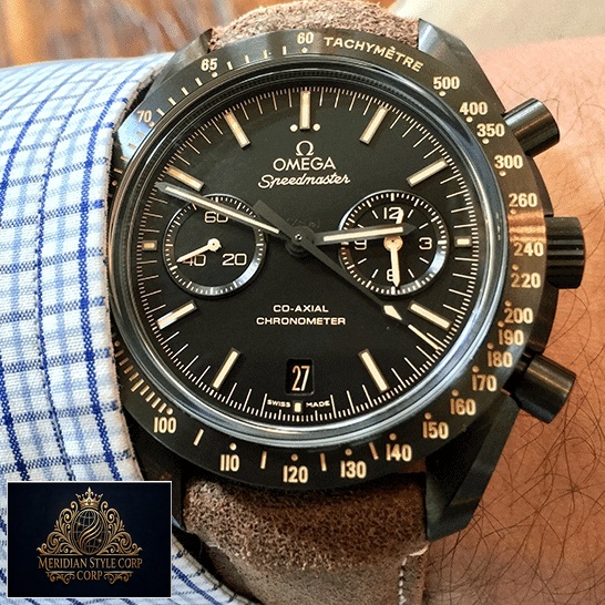 Omega Speedmaster 311.92.44.51 Black Dial Replica on the man wrist