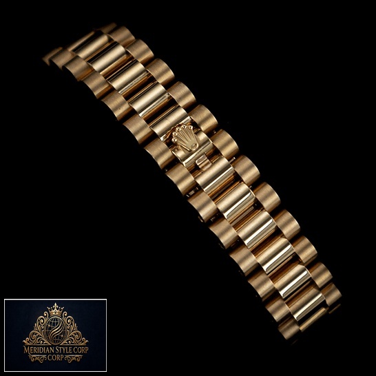 Rolex Lady-Datejust 279175 Replica Yellow Gold Oyster Bracelet on the Rolex Logo