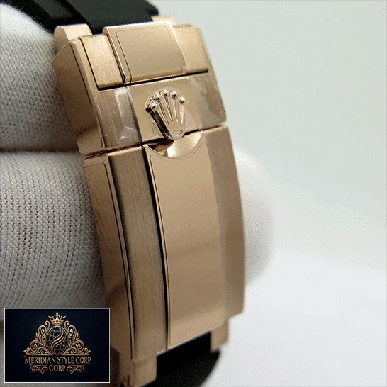 This Rolex Cosmograph Daytona 116515LN-0014 Everose Gold Fold Clasp on the Rolex Logo Replica