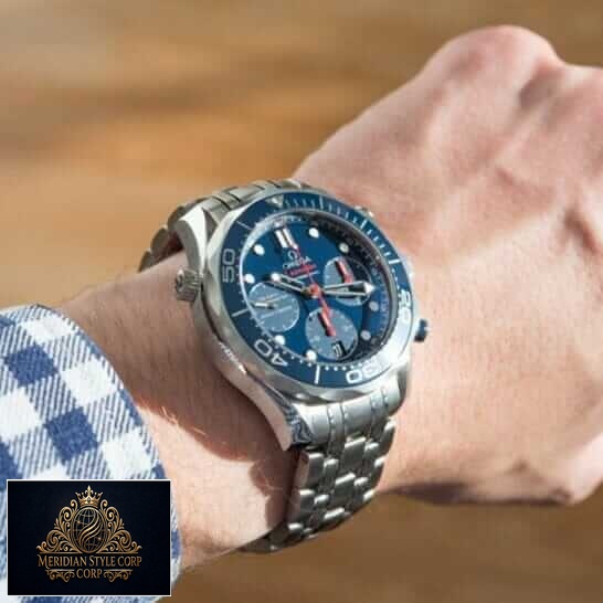 Omega Seamaster Blue Dial 300m Stainless Steel Bracelet Replica on the man wrist