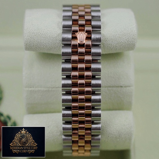 Rolex Datejust Jubilee Bracelet Clasp on the emblem
