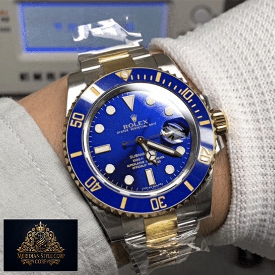Rolex Submariner Date Two Tone Blue Dial 16613 Replica on his arm