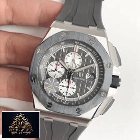 Audemars Piguet Royal Oak Offshore grey dial Replica on the hand