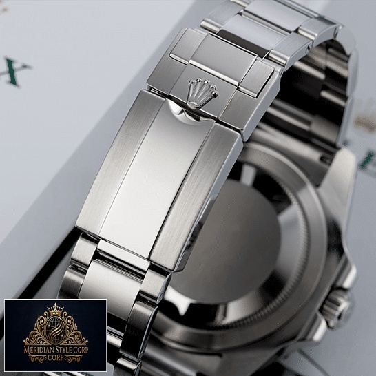 Rolex GMT Master 116710LN-0001 Oyster emblem on the buckle