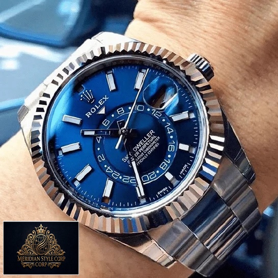 Rolex Sky-Dweller Blue Dial 326934-0003 Replica on his arm