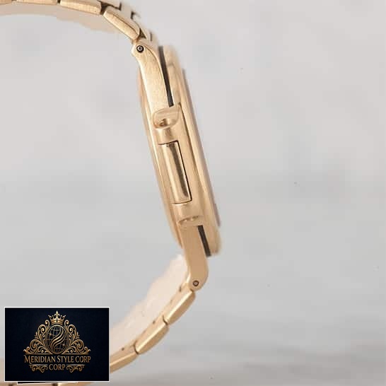 Patek Philippe Nautilus 3700 "Vintage" Handcrafted Clone Quality aa Patek Philippe Nautillus Vintage Gold Replica Left Side