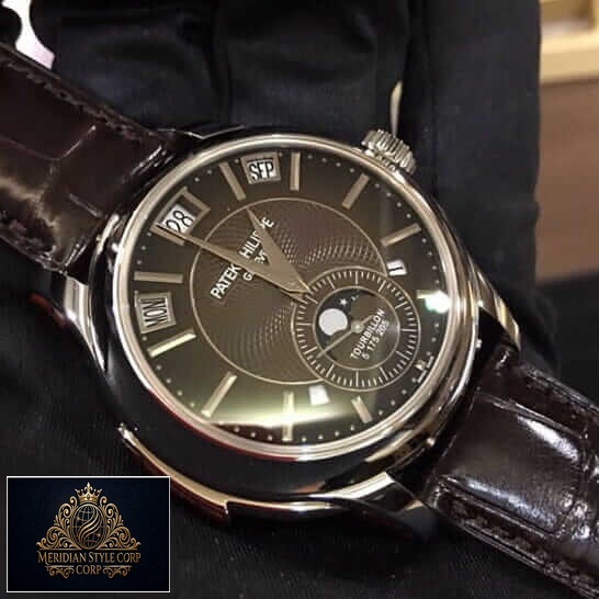 Patek Philippe Repeater Black Dial Replica on the black glove hand