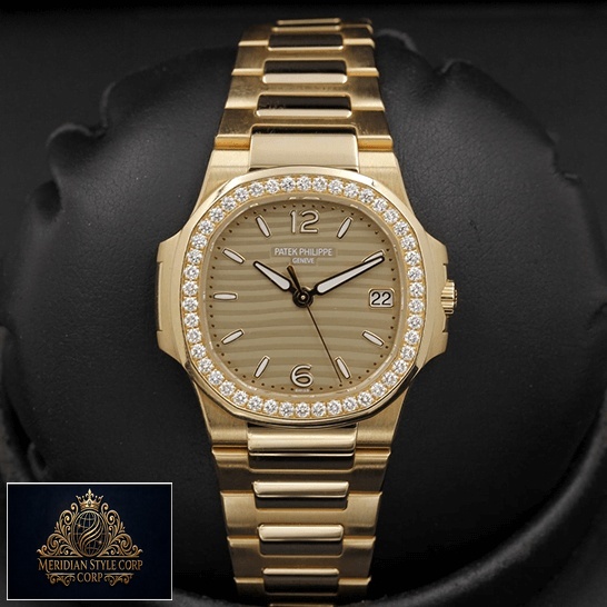 Patek Philippe Nautilus 70101R-012 Diamond Bezel Gold Bracelet Replica black background