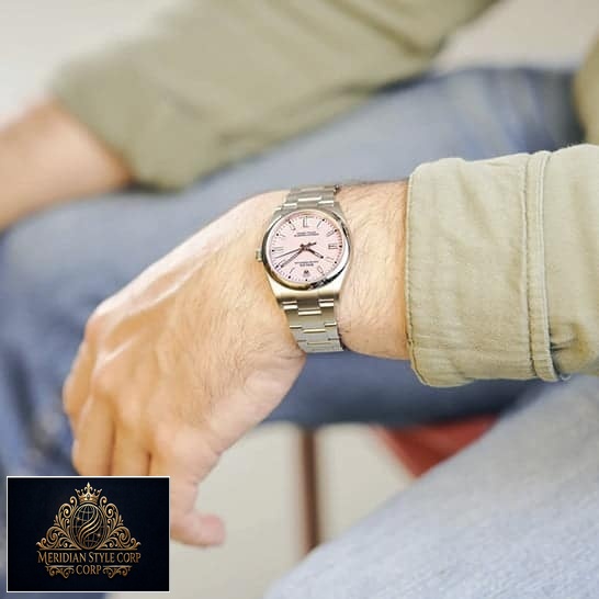 Rolex Oyster Perpetual 124300 Oyster Replica in green shirt & on his arm