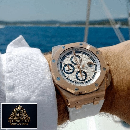 Audemars Piguet Gold Case White Dial Rubber White Bracelet Replica sea background