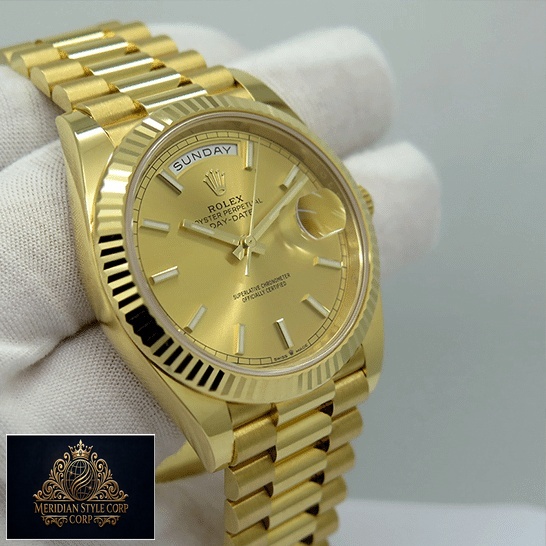 Rolex day-date II 228238-003 yellow gold jubilee replica on the hand