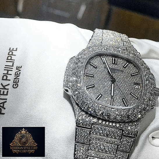 patek_philippe_nautilus_jumbo_white_dial_5719_10G_010_iced_out_replica_hand_two