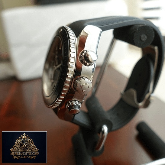 Omega Seamaster Black Leather Bracelet Replica Crown / Push Button