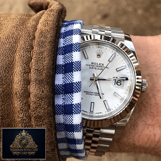 Rolex 126334WSJ Perpetual Oyster Datejust White Dial Replica on the wrist