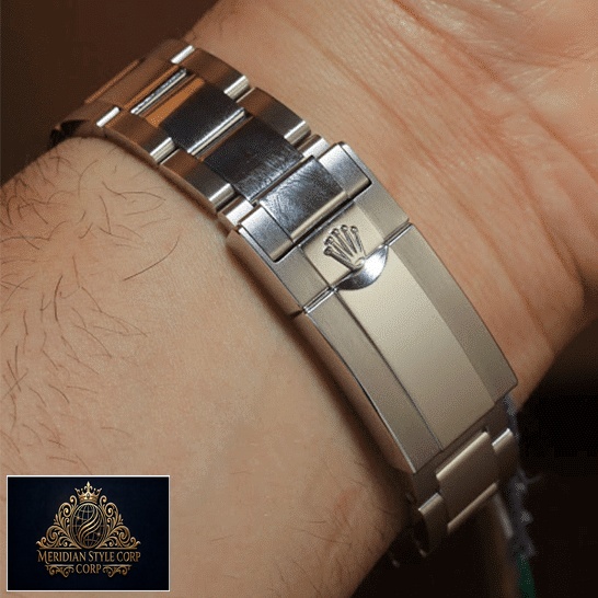 Rolex Daytona 116506 S.Steel Oyster Bracelet Fold Clasp on the Rolex Logo Replica on his arm