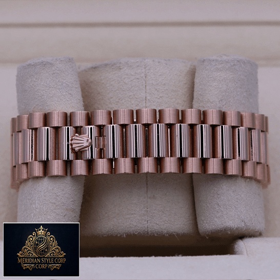 Rolex Day-Date 228235 Replica Rose Gold Bracelet on the Rolex logo