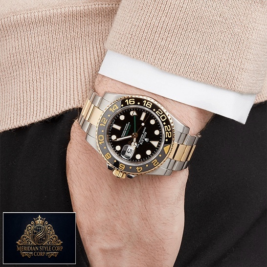 Rolex GMT-Master II 116713 Two Tone Oyster Replica on his arm