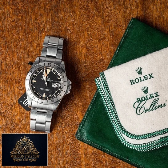 Rolex Explorer II 1655 (Antique) WARO025 Oyster Bracelet Replica on the table