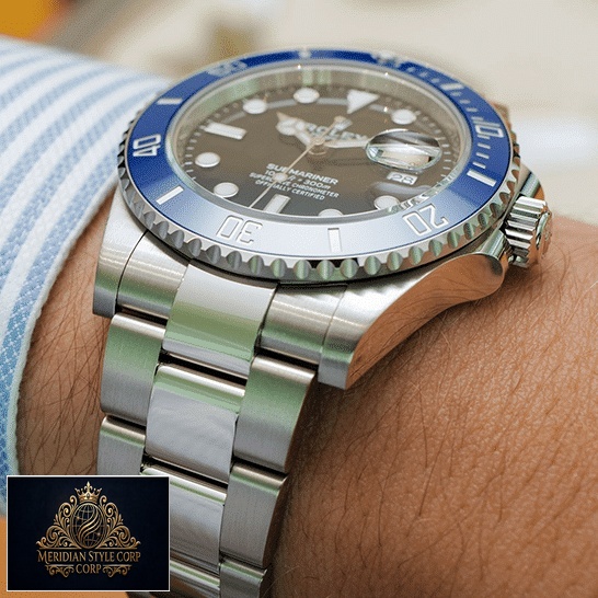 Rolex Submariner Date 16610 Blue Bezel Oyster Replica on his arm