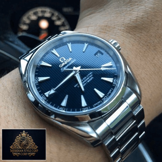 Omega Seamaster Blue Dial 150m 231.10.39.21.03.002 Replica on the man wrist