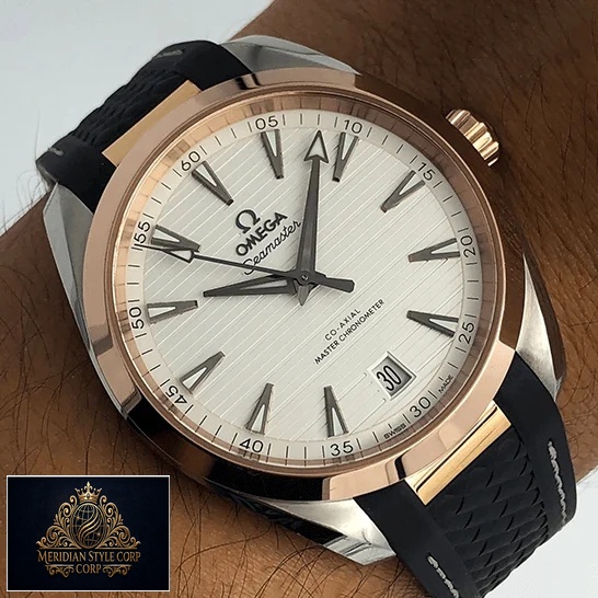 Omega Seamaster 220.22.41.21.02.001 White Dial Rubber Bracelet Replica on the wrist