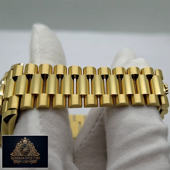 rolex_day_date_yellow_gold_with_pave_diamond_dial_sapphire_128348RBR_0030_replica_bracelet_unitedluxurynet