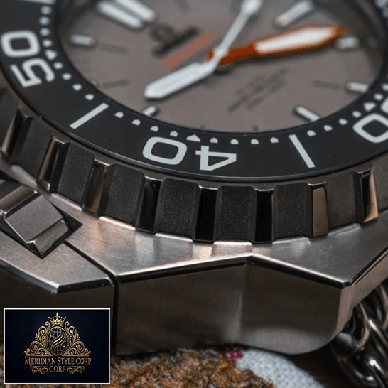 Omega 224.32.55.21.01.001 Seamaster Black Bezel Replica close view