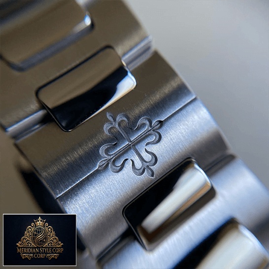 Patek Philippe Nautilus 71181A-011 Stainless Steel Bracelet Replica clasp on the logo