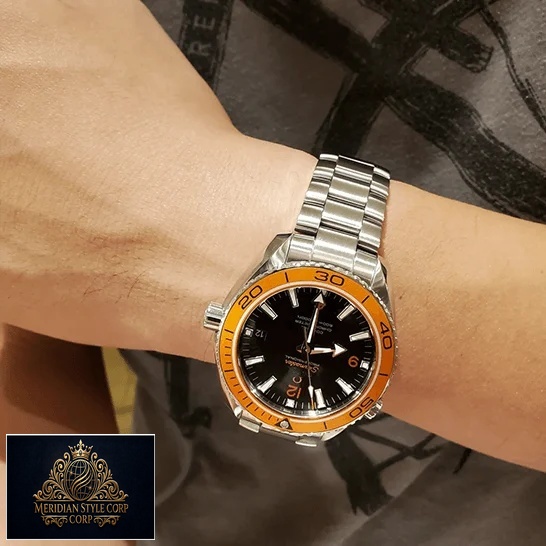 Omega Seamaster Planet Ocean 232.30.42.21.01.002 Erkek bileğinde replika