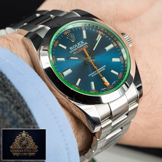Rolex Milgauss 116400GV Green Crystal Oyster Replica on his arm